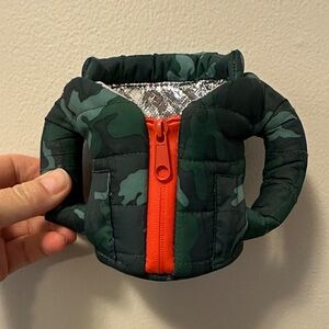 Camouflage Puffin can koozie